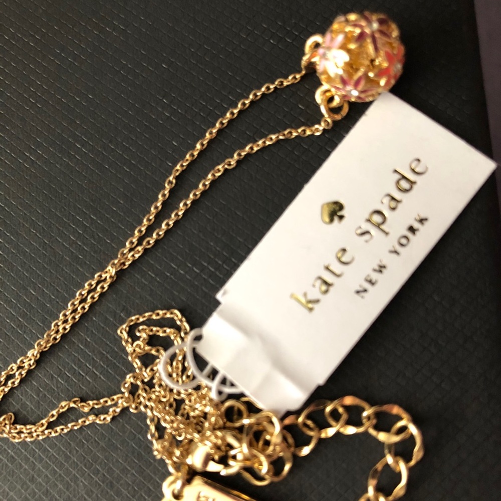 *SOLD* Kate Spade - Daisy Flower Ball Necklace 🌸